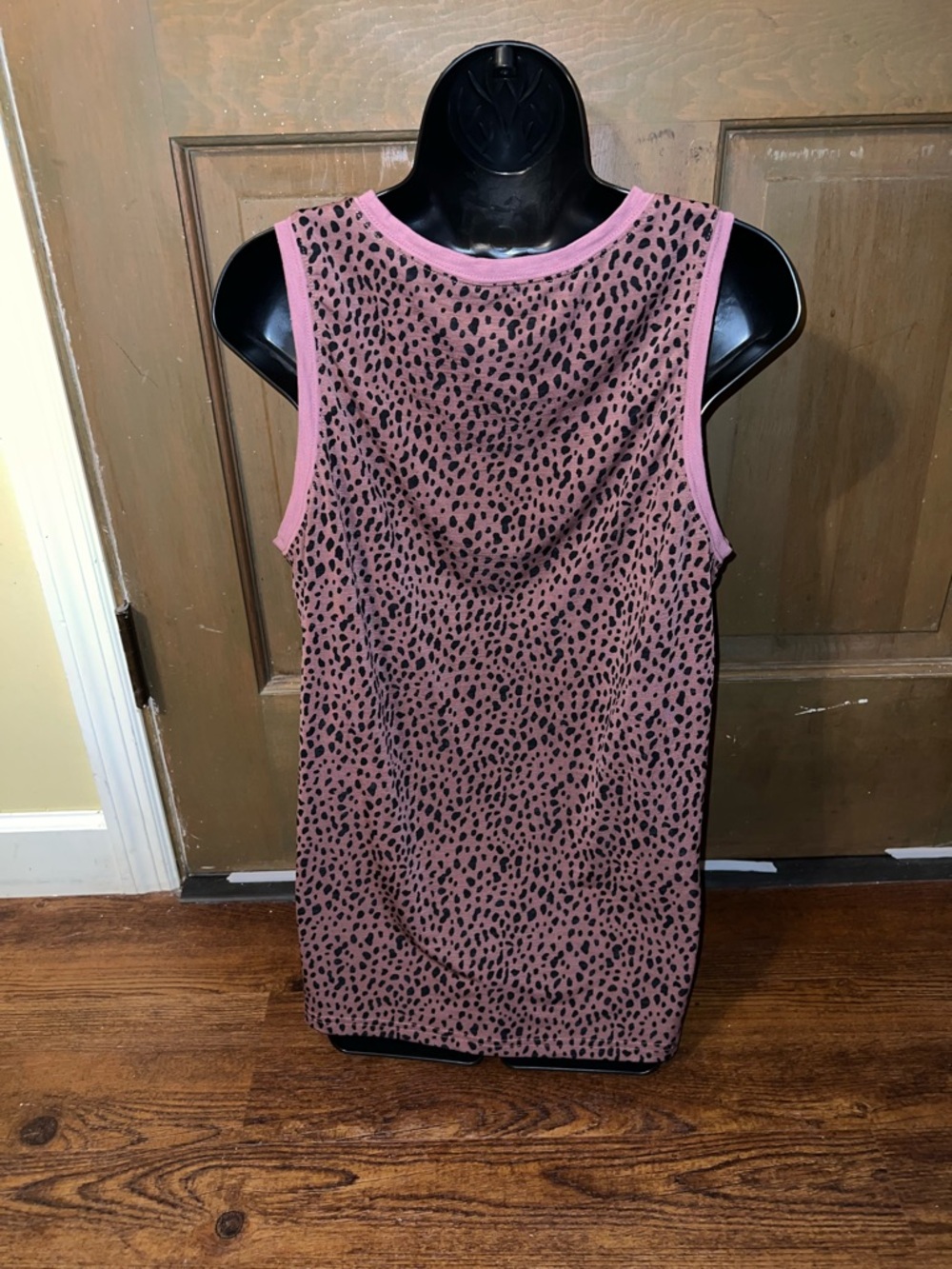 Leopard Printed White Pink Black Silky Soft Tank Top Bundle of 2 Size L - Picture 7 of 8